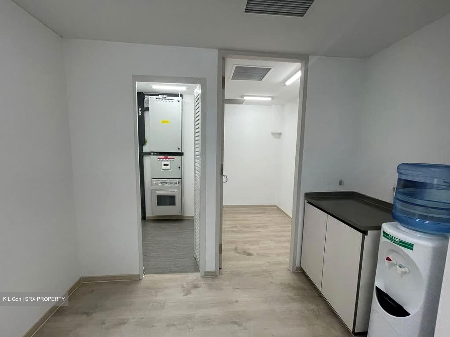 Harvey Road (D13), Office #582356071